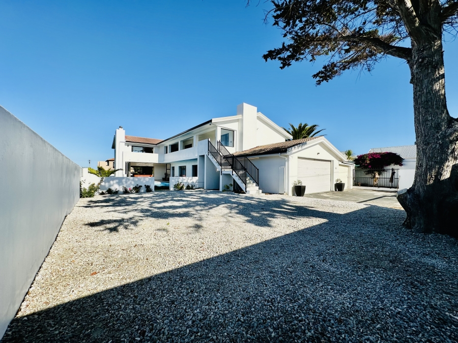 9 Bedroom Property for Sale in Westcliff Western Cape